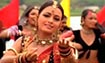 screen shot of song - Bindiyaa Chamake Chudi Khanake